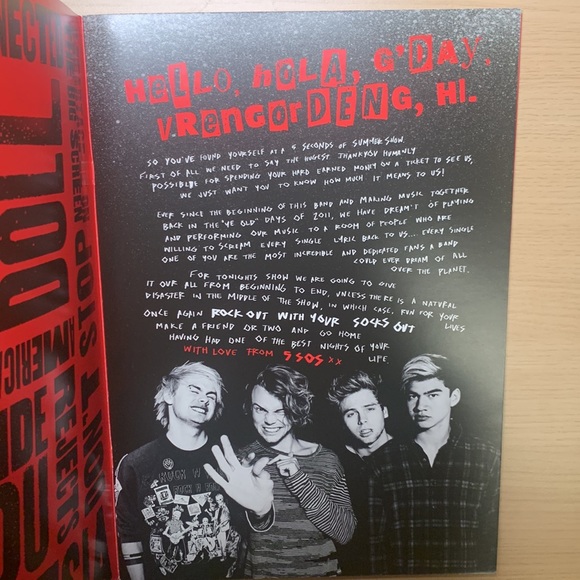 5SOS Concert Tour Booklet - Picture 3 of 3
